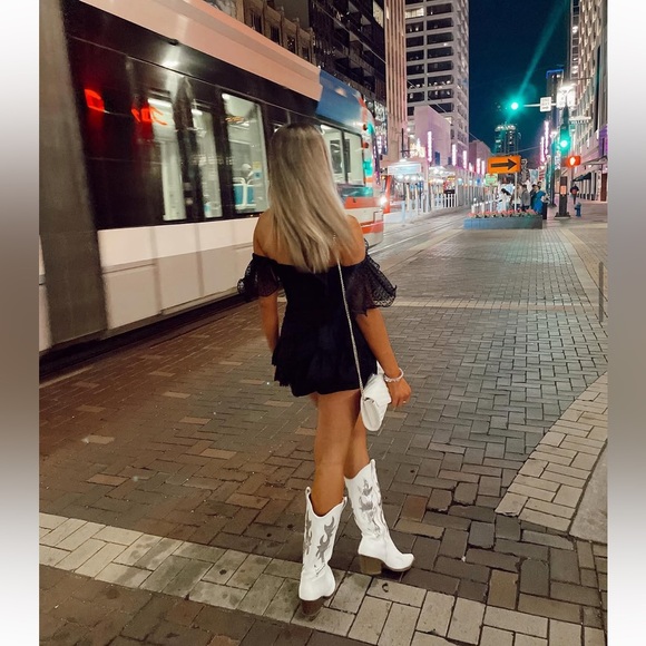 Black Off-Shoulder Ruffle Set - Picture 3 of 3